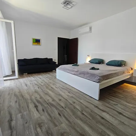 Visnja Crikvenica